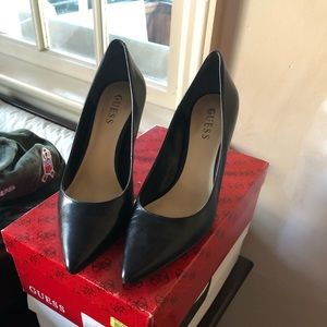 Guess black pumps 7.5m